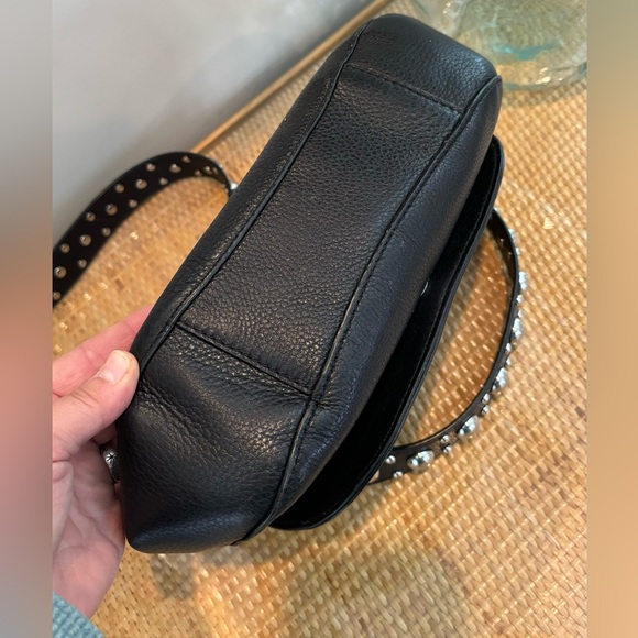 Michael Kors Hayes Large Messenger Bag/crossbody purse - Black - Picture 11 of 13